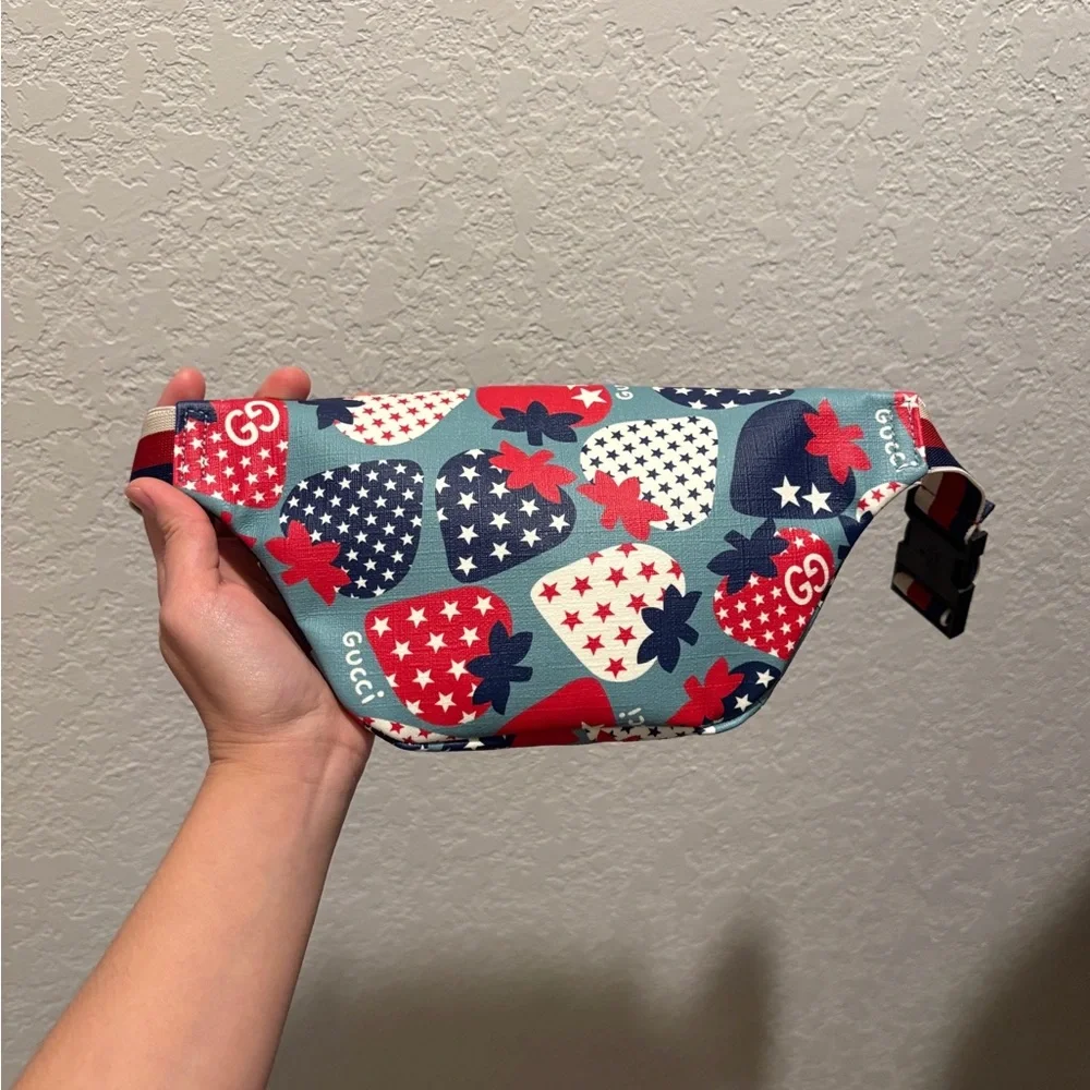 Gucci Limited Edition Strawberry Belt
Bag - Picture 4 of 15